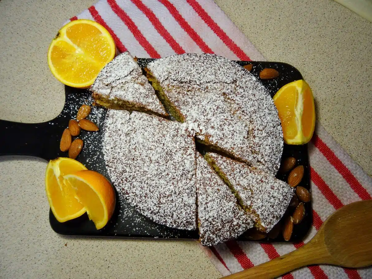 Folar de Olhão (Portuguese orange-cinnamon cake) Recipe by Matthew Curley -  Cookpad