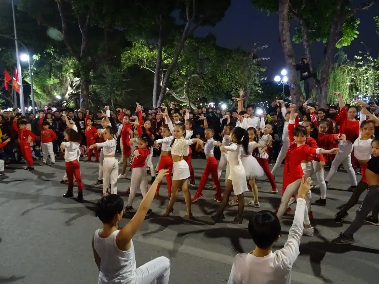 Young street performers in Hanoi