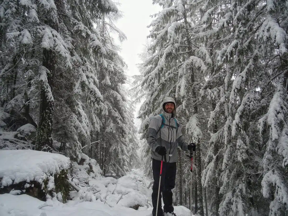 Snowshoeing in Les Tines