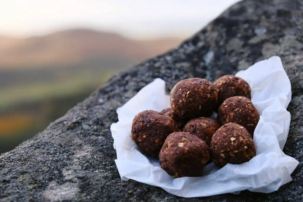 Vegan cycling snack energy balls 