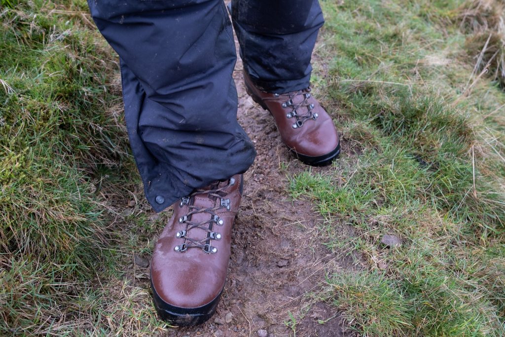 Alberg boots for walking and hiking